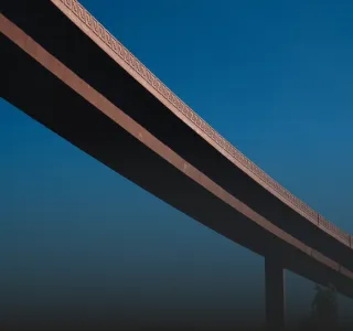 image of a large bridge